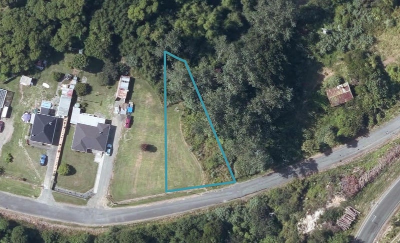 2 Opoutama Road, Māhia - Carousel 1