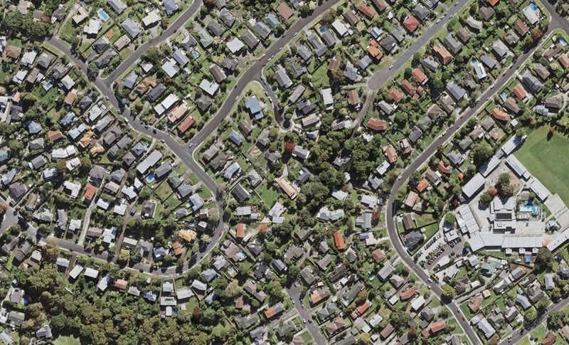 8 Almadale Place, Hillcrest, Auckland - Carousel 1