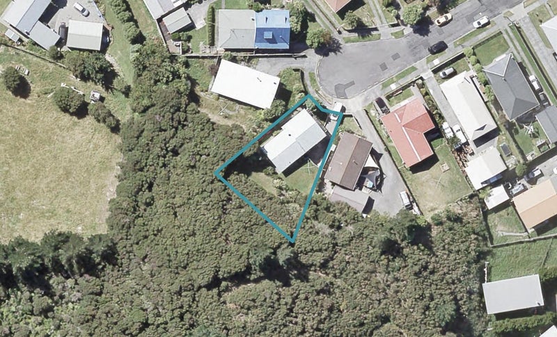 31 Kendal Grove, Wainuiomata, Lower Hutt - Carousel 1