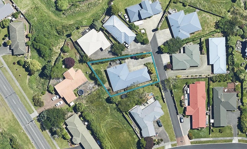 8 Edward Payton Grove, Pukehangi, Rotorua - Carousel 1