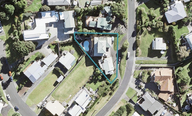 6 Ardern Avenue, Stanmore Bay, Whangaparaoa - Carousel 1