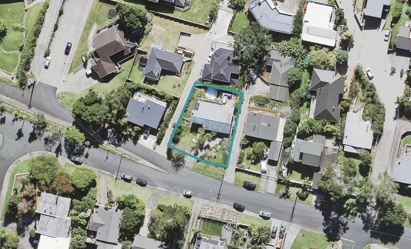 97 Island Bay Road, Beach Haven, Auckland - Carousel 1