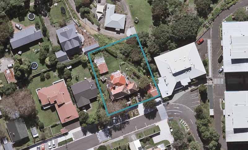 17 Bell Street, Welbourn, New Plymouth - Carousel 1