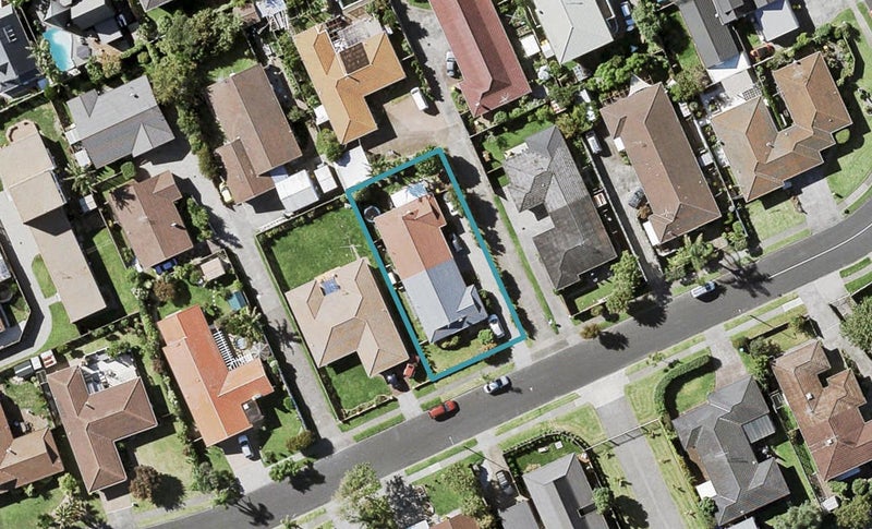 2/44 Vivian Wilson Drive, Eastern Beach, Auckland - Carousel 1