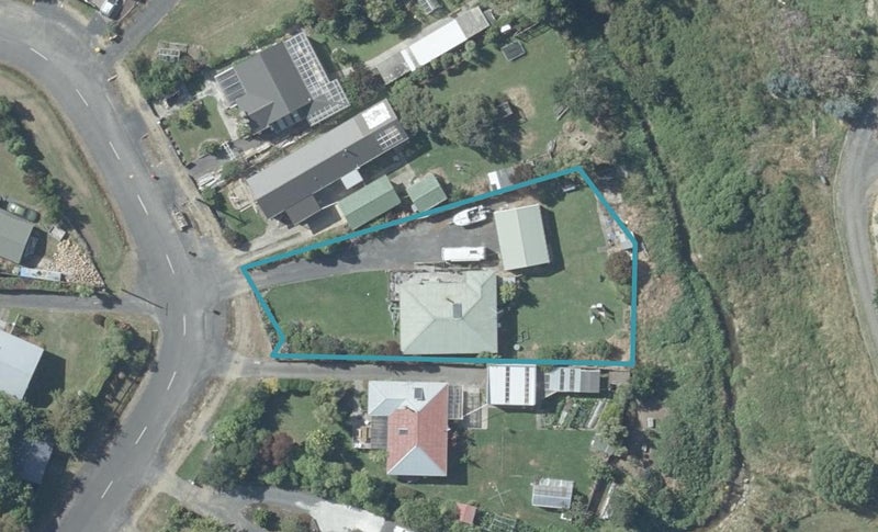 9 Hare Road, Ocean View, Dunedin - Carousel 1