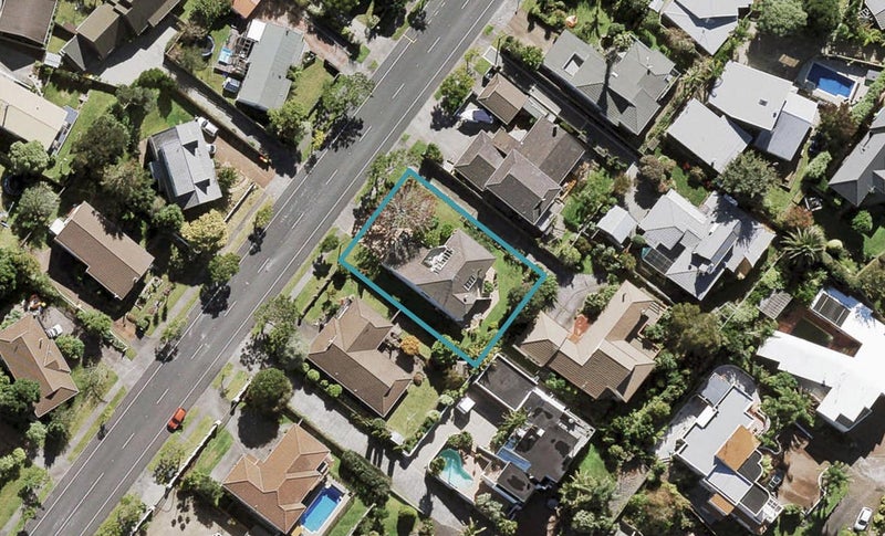 195 Luckens Road, West Harbour, Auckland - Carousel 1