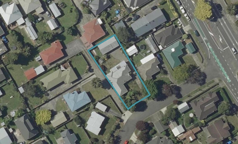 6 Chester Crescent, West End, Palmerston North - Carousel 1