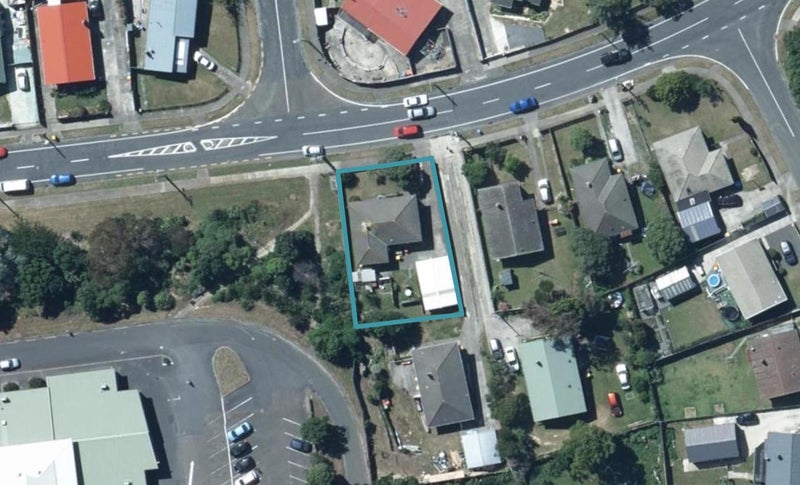 70 Driver Crescent, Cannons Creek, Porirua - Carousel 1