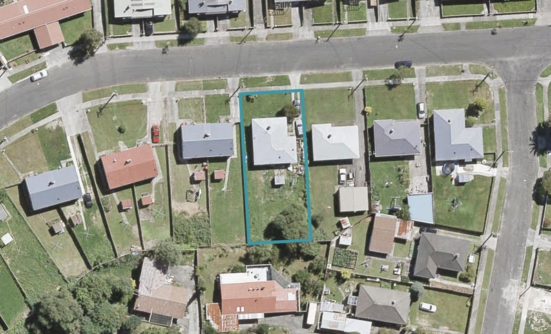 27 Delaney Drive, Stokes Valley, Lower Hutt - Carousel 1