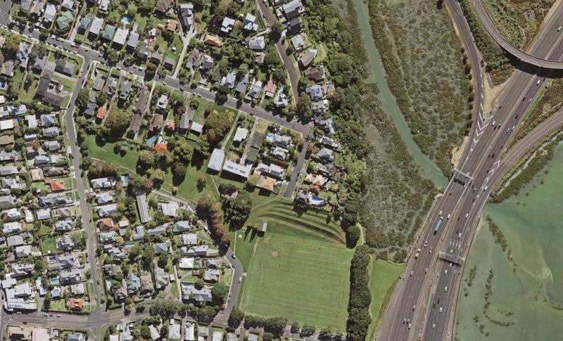 4 Waimana Avenue, Northcote Point, Auckland - Carousel 1