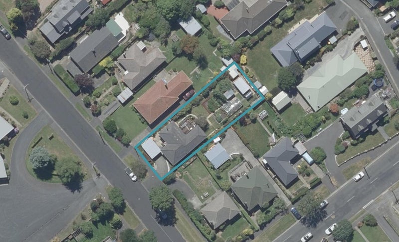 4 Centennial Avenue, Helensburgh, Dunedin - Carousel 1