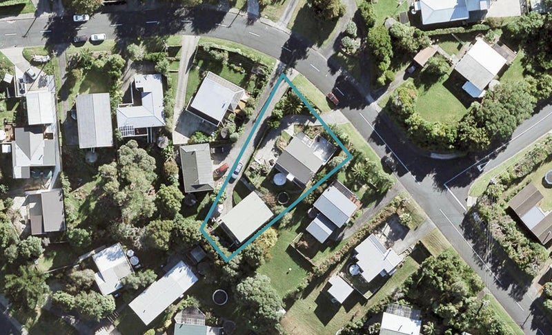 11 Penton Road, Stanmore Bay, Whangaparaoa - Carousel 1