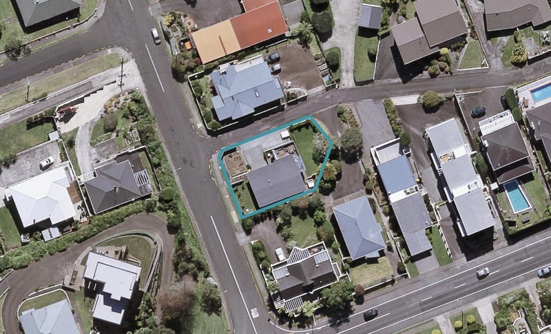 53 Calvert Road, Lynmouth, New Plymouth - Carousel 1