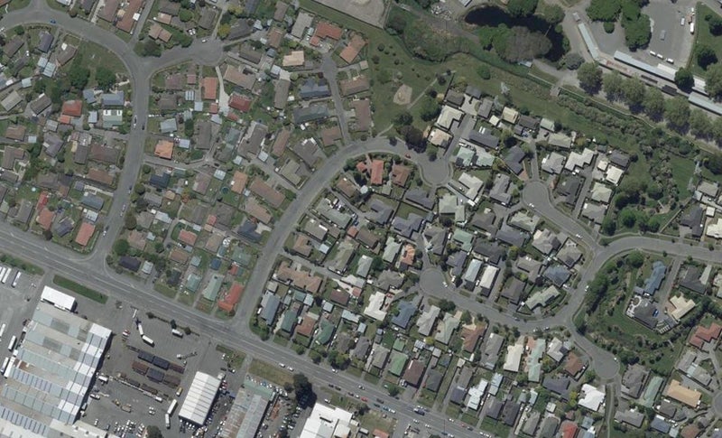 18 Peebles Drive, Hei Hei, Christchurch - Carousel 1