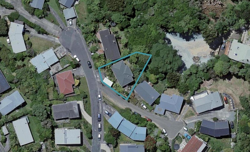 1 Blandford Way, Newlands, Wellington - Carousel 1