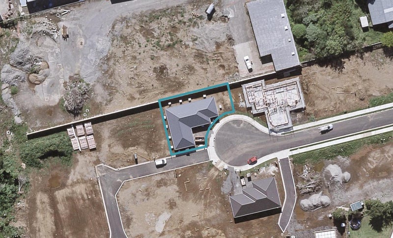 10 Howe Place, Upper Vogeltown, New Plymouth - Carousel 1