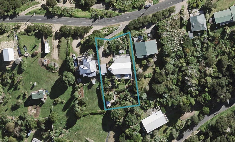 32 Pacific Parade, Surfdale, Waiheke Island - Carousel 1