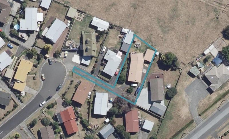 16 McEwan Place, Fitzroy, Hamilton - Carousel 1
