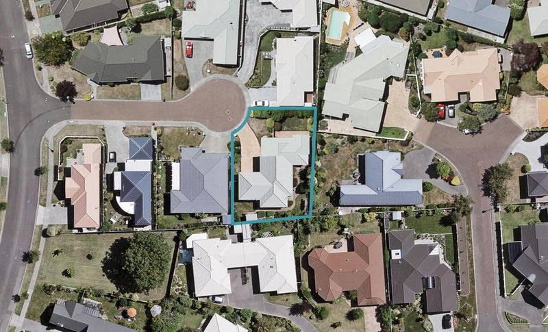 6 Queens Walk, Taradale, Napier - Carousel 1