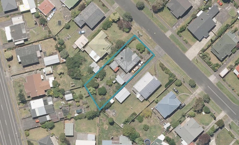 9 Muir Street, Gonville, Whanganui - Carousel 1