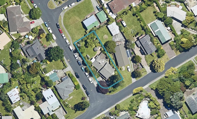 61 Grand Vue Road, Kawaha Point, Rotorua - Carousel 1