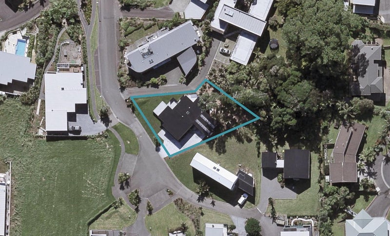 15 Shearer Drive, Oakura, Oakura - Carousel 1