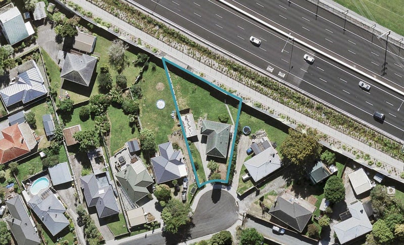 20 Paton Avenue, Te Atatu South, Auckland - Carousel 1