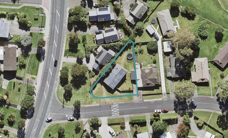 31 Beauchamp Drive, Massey, Auckland - Carousel 1
