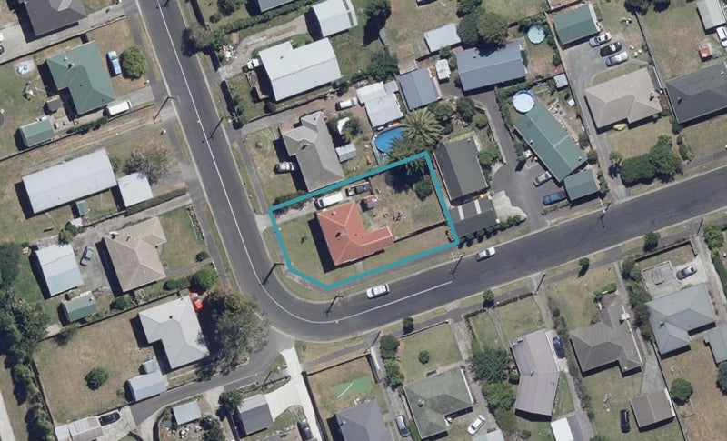 2 Caistor Street, Fairview Downs, Hamilton - Carousel 1