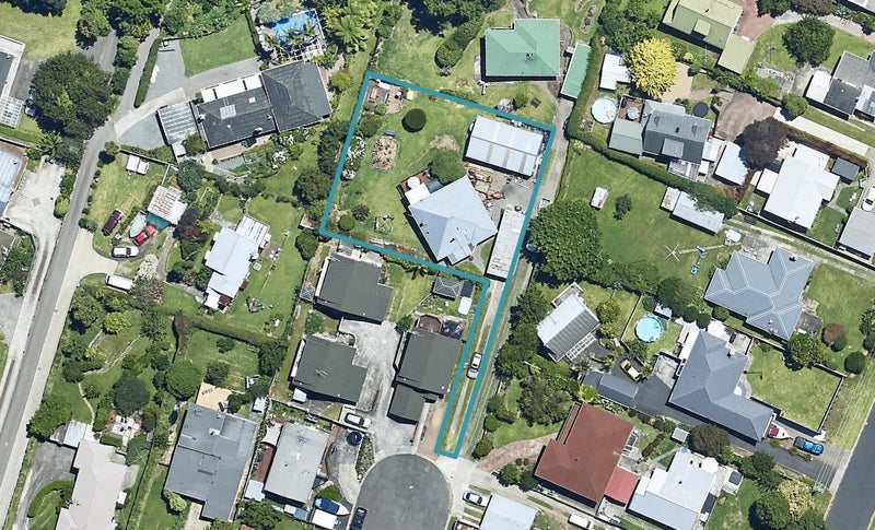 6 London Place, Judea, Tauranga - Carousel 1