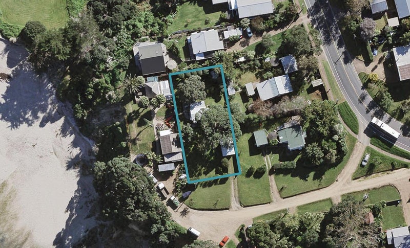 16 Mitchell Road, Surfdale, Waiheke Island - Carousel 1