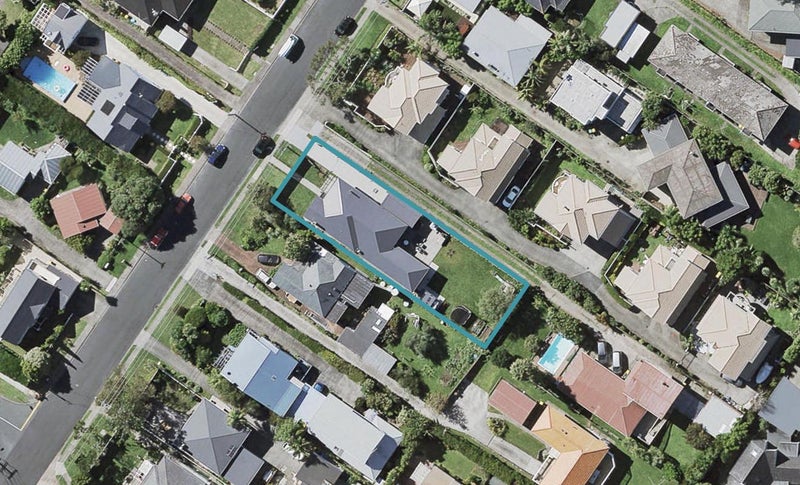 30 Eversleigh Road, Belmont, Auckland - Carousel 1