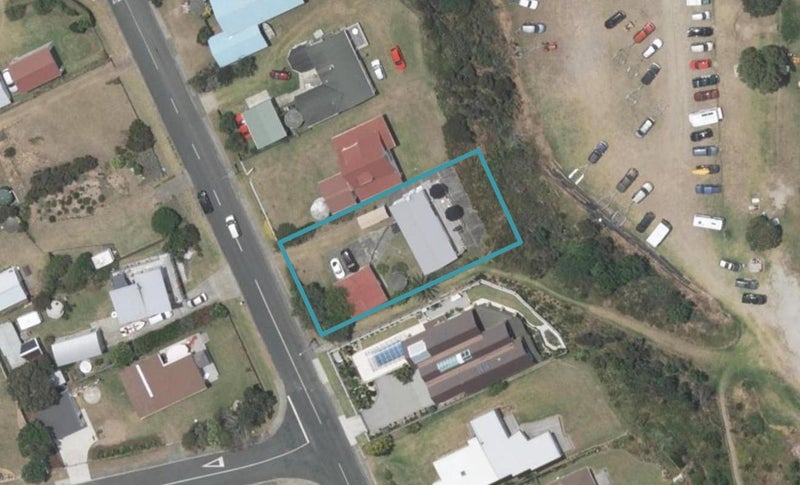 7 Robert Street, Mangawhai Heads, Mangawhai - Carousel 1