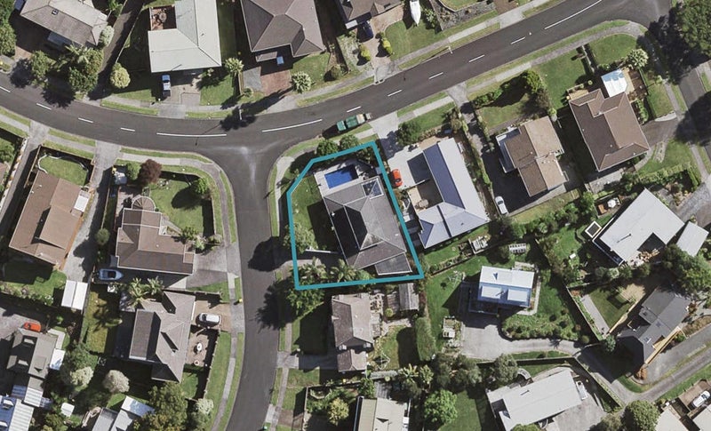 2 Corokia Place, Totara Heights, Auckland - Carousel 1