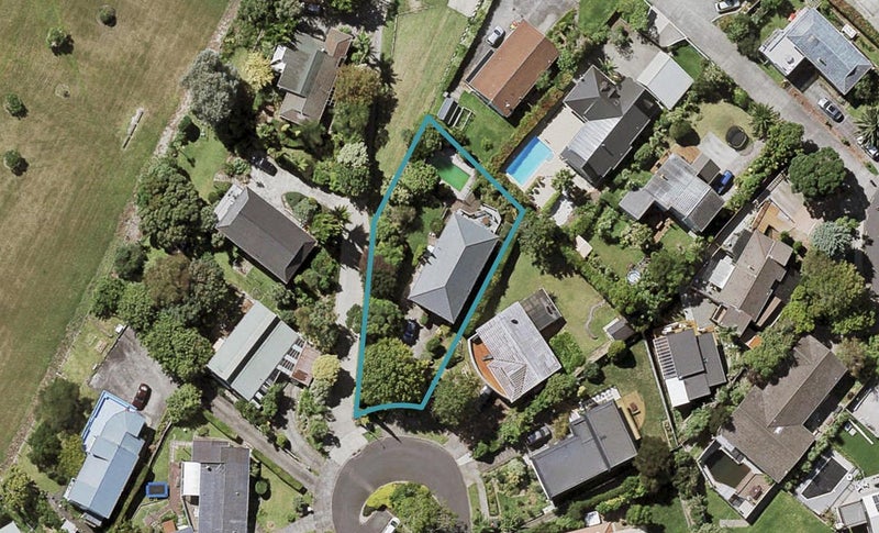 27 Longwood Place, Forrest Hill, Auckland - Carousel 1