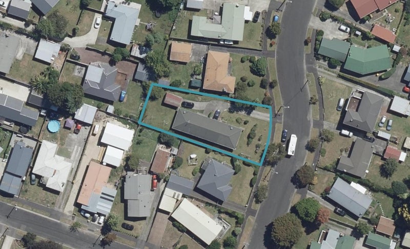 8B MacMurdo Avenue, Glenview, Hamilton - Carousel 1