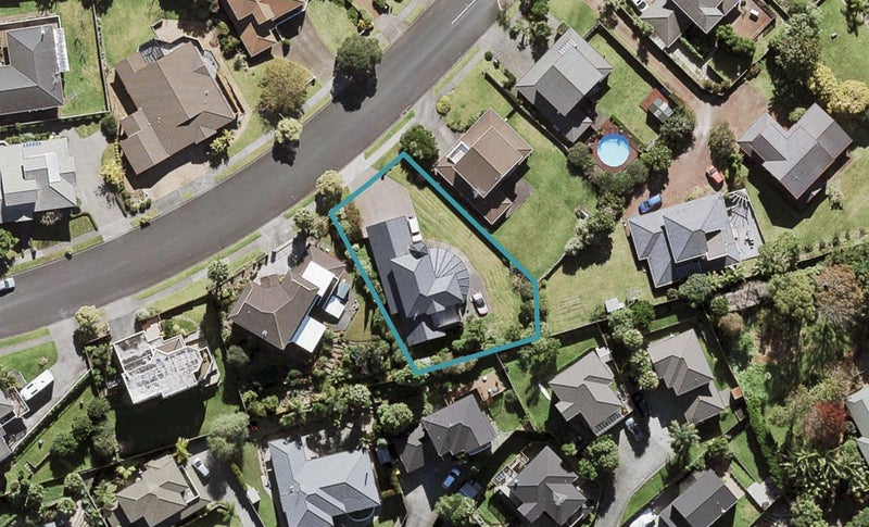 84 Lagoon Way, West Harbour, Auckland - Carousel 1