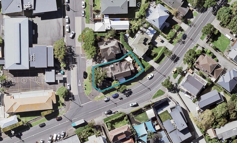 1/1 Walmsley Road, St Heliers, Auckland - Carousel 1