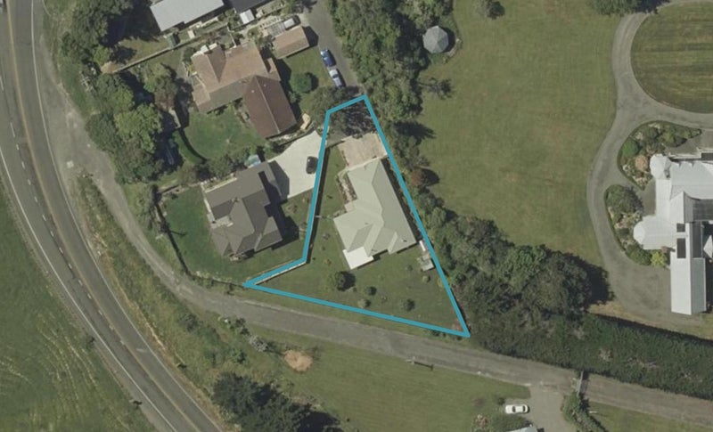 9 Aokautere Drive, Fitzherbert, Palmerston North - Carousel 1