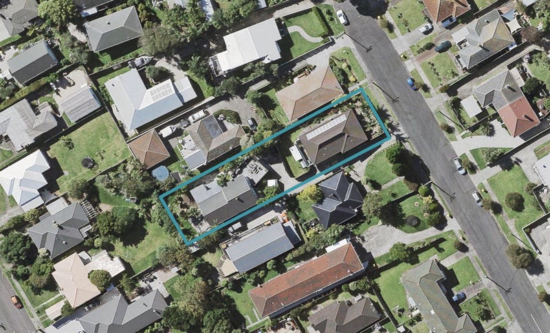 2/7 Opua Street, Belmont, Auckland - Carousel 1