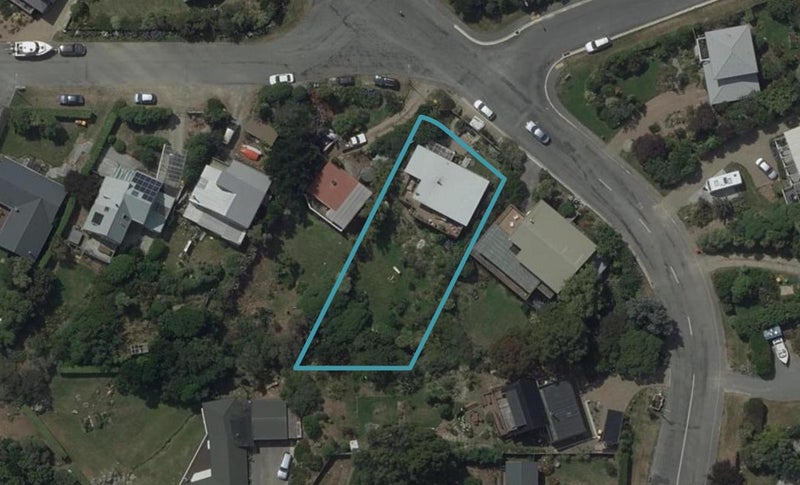 8 James Drive, Diamond Harbour, Lyttelton - Carousel 1