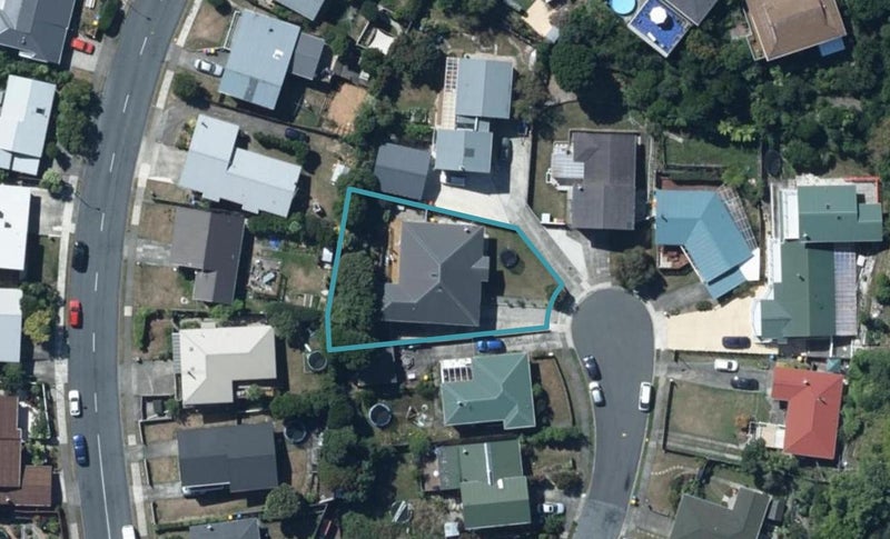 13 Findhorn Place, Papakowhai, Porirua - Carousel 1
