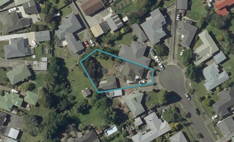8 Strathmore Place, Awapuni, Palmerston North - Carousel 1
