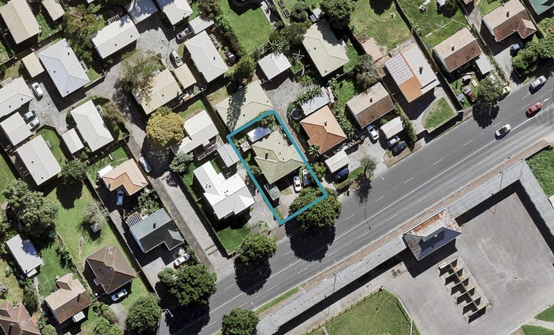 15 Ash Street, Avondale, Auckland - Carousel 1