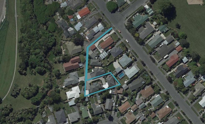 1/2 Fountainhead Lane, Hillmorton, Christchurch - Carousel 1