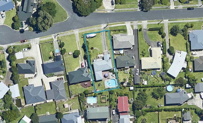 18 Lynwood Place, Brookfield, Tauranga - Carousel 1