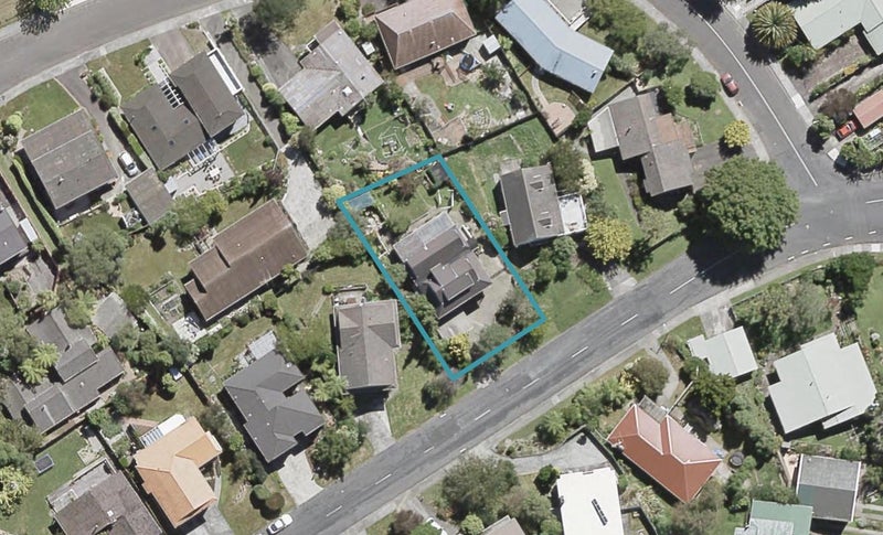10 Sunbrae Drive, Silverstream, Upper Hutt - Carousel 1