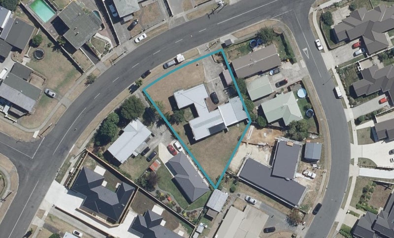 4 Cowley Drive, Temple View, Hamilton - Carousel 1
