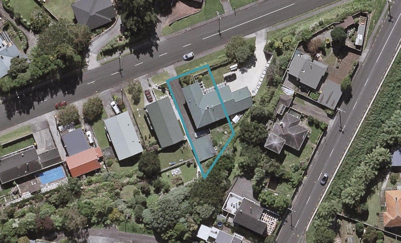11 Clawton Street, Westown, New Plymouth - Carousel 1