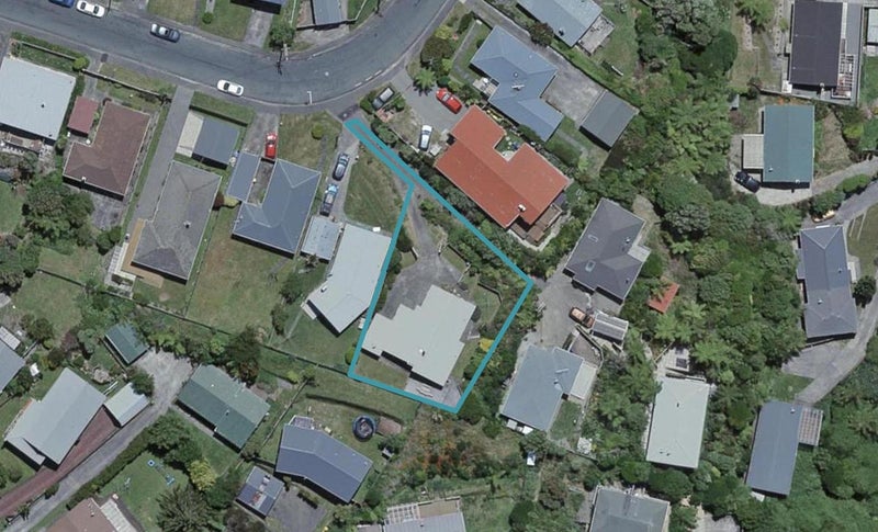 23 Cotswold Crescent, Newlands, Wellington - Carousel 1